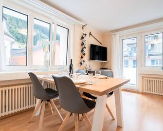 Alpenheim Apartment - Andermatt - Comedor