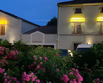 Hôtel le Relais de Vendée - Les Herbiers - Gebouw