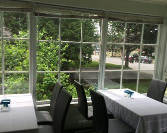 Seaway Manor B&B - Gananoque - Dining room
