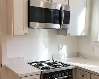 Newly Remodeled 1 BR Apartment in the Heart of Sausalito - Sausalito - Cocina