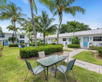Seahorse Beach Bungalows - Fort Pierce - Patio