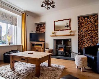 Wells Street Cottage - Inverness - Living room