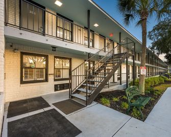 Charleston Creekside Inn - Charleston - Edificio