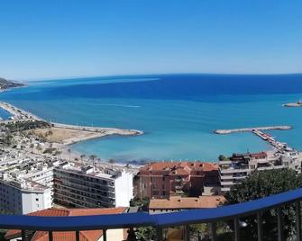 Studio with sublime panoramic view of the sea, old Menton and Italy !!! - Menton - Balkon