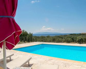 Elaias Gi Residence - Moussata - Pool