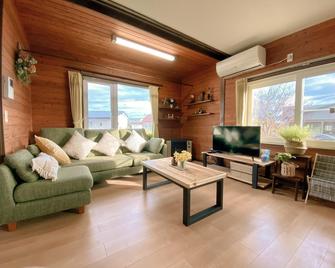 Shionoyu Onsen - Noboribetsu - Living room