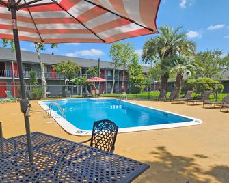 Red Carpet Inn - Houma - Houma - Piscina