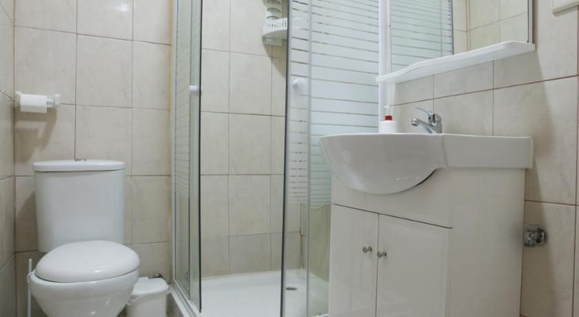 Douro Surf Hostel - Vila Nova de Gaia - Bathroom