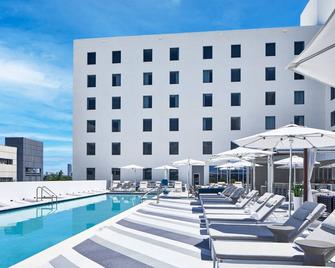 AC Hotel by Marriott Miami Aventura - Aventura - Alberca