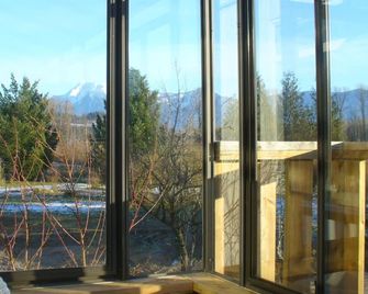 Harrison Hammond House Farmstay - Harrison Mills - Balcony