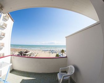 Hotel Palmarosa - Roseto degli Abruzzi - Balcony