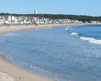 Ocean Beach Cottage ~ Just Steps Away from Sun Sand & Surf ~ - Rockport - Beach