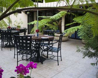 Hotel Casino Plaza - Guadalajara - Patio