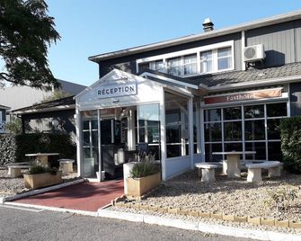 Fasthotel Narbonne - Narbonne - Building
