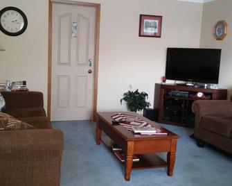 Trillium Bed & Breakfast - Niagara Falls - Living room