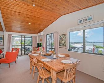 Harbour View Bed & Breakfast - Tairua - Dining room