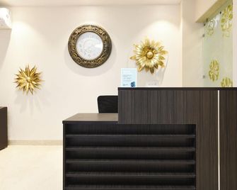 Treebo Iffco Chowk - Gurugram - Front desk