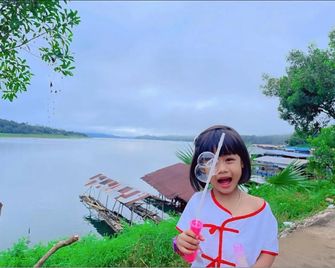 Baan Dongsak River view - Sangkhla Buri