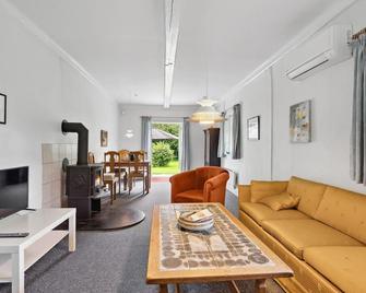 2 bedroom beautiful home in Ringe - Ringe - Living room
