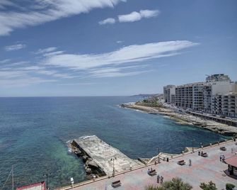 Sliema Chalet Hotel - Sliema - Outdoors view