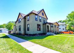 3 Bedroom Hideaway Near Ndsu And Downtown Fargo - Fargo - Edificio