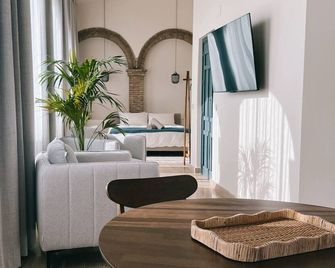 Elysium Luxury Stays - Melegis