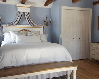 Elegant and Historic Farmhouse B&B with Farm-to-Table Breakfast Near Ithaca - Lansing - Habitación