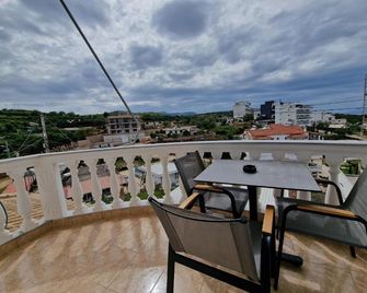 Black Pearl Hotel - Ksamil - Balkon