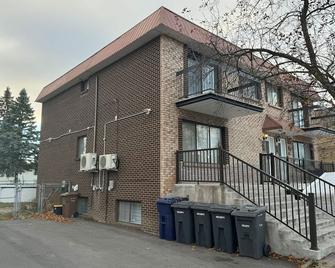 Ste-Rose 2 bedroom apt - Laval - Building