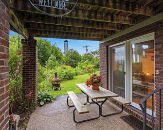 Lake Boulevard House - Winona - Balkón