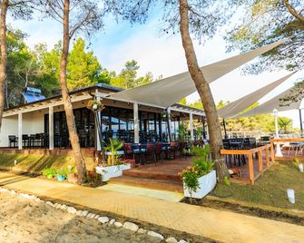 Ecuador Resort - Vlorë - Patio