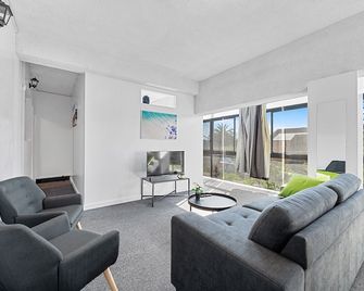 Coach House Launceston - Launceston