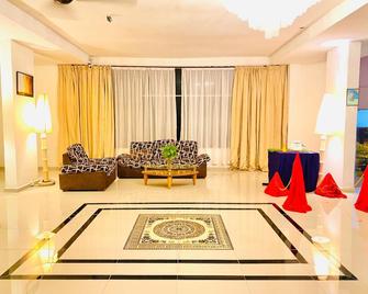 Sun Sega Hotel - Perai - Sala de estar
