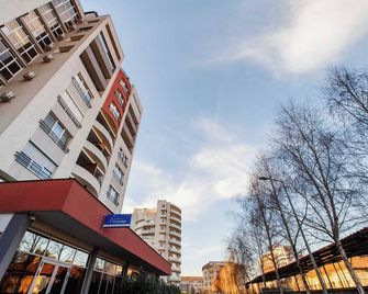 Lounge 8 Studios - Oradea - Building