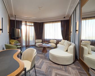 Royal Hotel - Thessaloniki - Olohuone