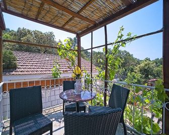 Guest House Matana - Pomena - Balkon