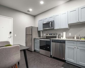 Cozysuites Modern 1br in Downtown Pitts #1 - Pittsburgh - Cocina