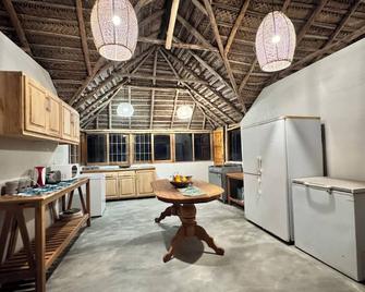 Villa Palmeira - Praia do Tofo - Kitchen
