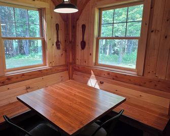 Newly constructed Timber Frame home on 7 acres only 4.5 miles from Dreams Park! - Cooperstown - Τραπεζαρία