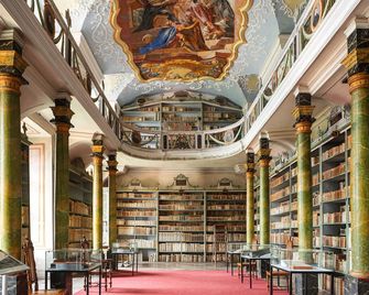 Dum Hostu Klaster Broumov - Broumov - Lounge