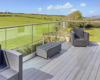 ELERI, pet friendly, country holiday cottage in Abersoch - Abersoch - Balcony