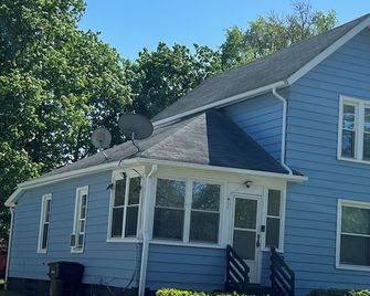 Entiire House: Historic Charm With Modern Comforts . - Albion - Edificio