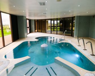 Burntwood Court Hotel - Barnsley - Pool