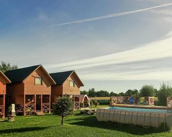 Nice Home In Postomino With Outdoor Swimming Pool, Jacuzzi And Sauna - Pieszcz - Edificio