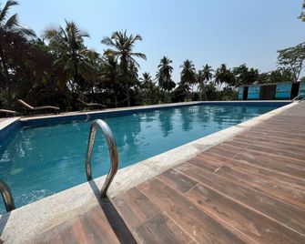 Alpha Wellness Resort Mysore - Mysore - Bể bơi