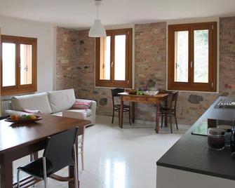 Antica Corte Leguzzano B&B - Malo - Comedor