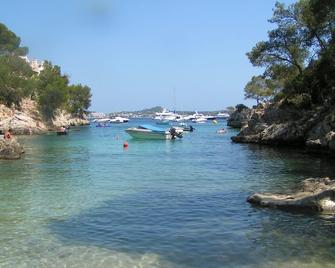 House (56 sqm) with a large garden (400 sqm) - just 800 meters to the beach - Peguera - Plaża