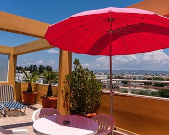 Apollonia Hotel Apartments - פאפוס - מרפסת