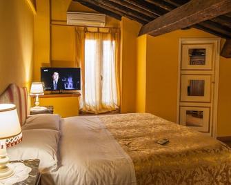 Al Tuscany B&B - Lucca - Yatak Odası