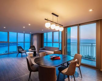 The Week & Resort - Incheon - Dining room